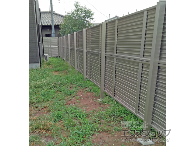 群馬県前橋市ののフェンス・柵 ミエーネフェンス 目隠しルーバータイプ 2段支柱 自立建て用 施工例