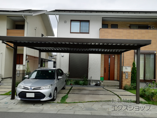 茨城県つくば市のLIXIL リクシル（トステム）のカーポート テリオスポートIII 900 2台用 角柱4本柱 積雪〜30cm対応 施工例