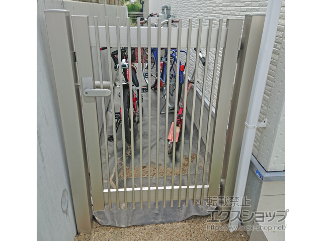 福岡県福岡市のの門扉 シンプレオ門扉T1型 縦格子 片開き 門柱使用 施工例