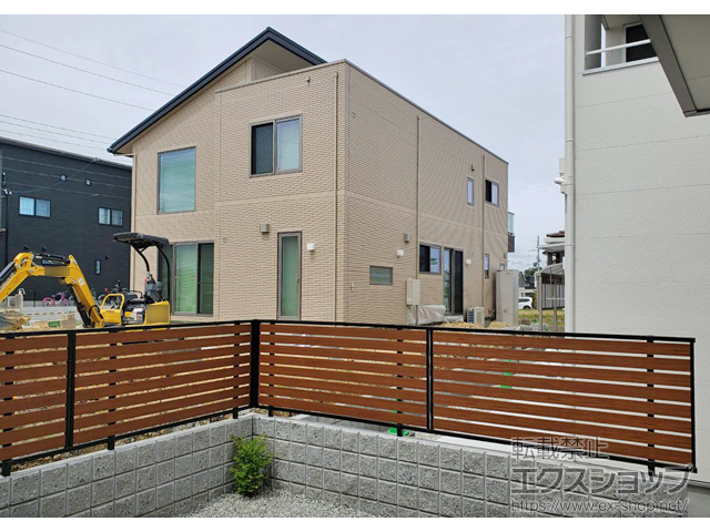 京都府木津川市ののフェンス・柵 モクアルフェンス 横板タイプ 自由柱施工 施工例