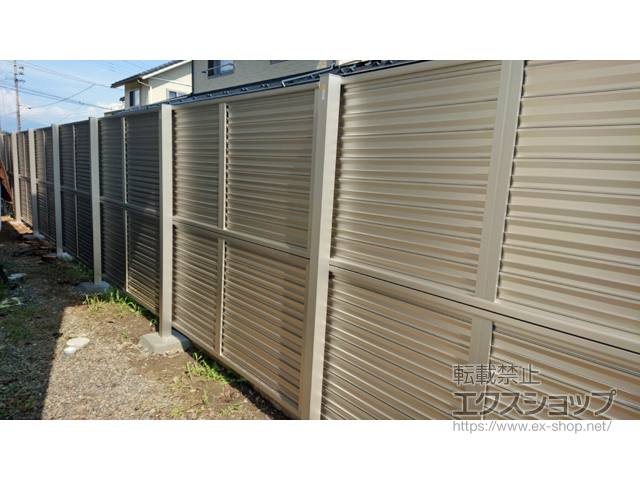 長野県伊那市ののフェンス・柵 ミエーネフェンス 目隠しルーバータイプ 2段支柱 自立建て用 施工例