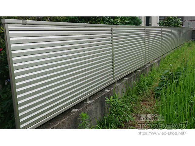 新潟県村上市ののフェンス・柵 ミエーネフェンス 目隠しルーバータイプ 自由柱施工 施工例