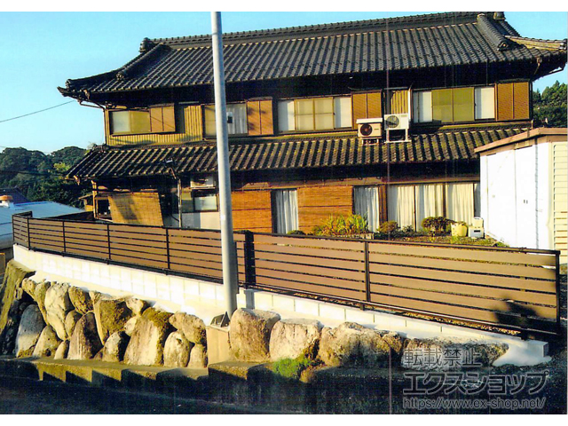 三重県桑名市ののフェンス・柵 モクアルフェンス 横板タイプ 自由柱施工 施工例