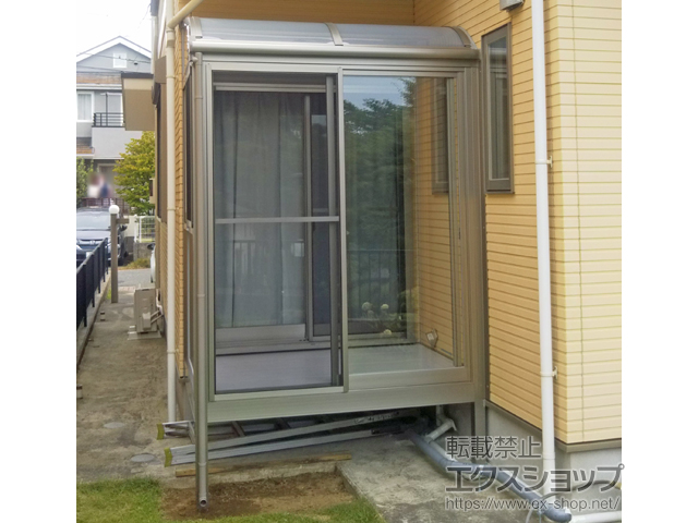 神奈川県横須賀市ののテラス囲い・サンルーム サニージュ R型 床納まり ランマ無 積雪〜20cm対応 ※片袖納まり 施工例