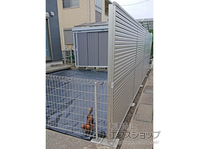 栃木県さくら市ののフェンス・柵 ミエーネフェンス 目隠しルーバータイプ 2段支柱 自立建て用(パネル2段) 施工例