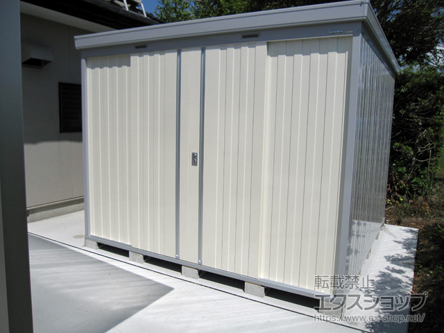 静岡県湖西市のの物置・屋外倉庫 ネクスタ 一般型 3050×3050×2375（NXN-95H） NXN-95H-FW 施工例