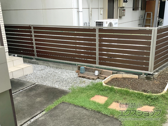 静岡県掛川市ののフェンス・柵 ルシアスフェンスF04型 横板 木目カラー 自由柱施工 施工例