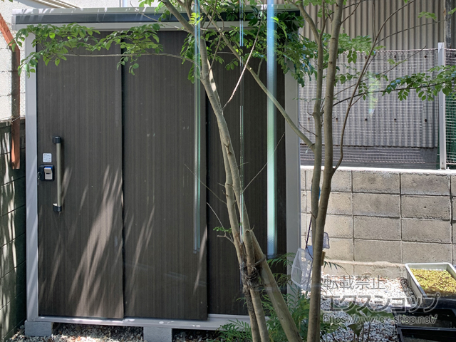 兵庫県明石市のの物置・屋外倉庫 エルモ 一般型 1870×1170×2121（LMD-1811） LMD-1811-DW 施工例