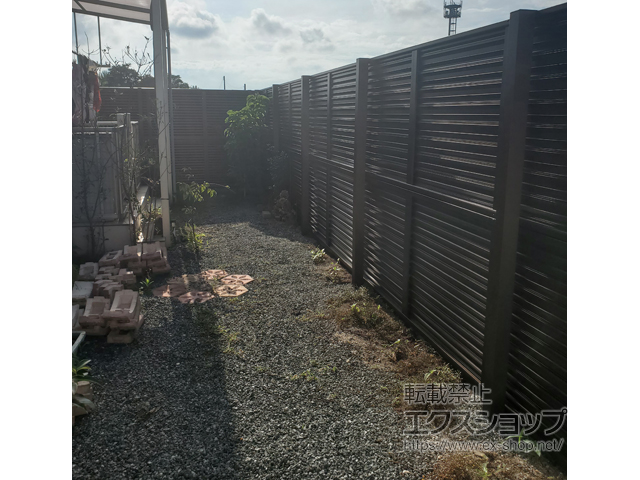 熊本県熊本市ののフェンス・柵 ミエーネフェンス 目隠しルーバータイプ 2段支柱 自立建て用 施工例