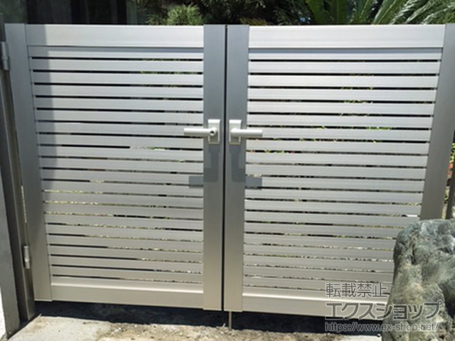 福島県いわき市のの門扉 シンプレオ門扉3型 横太格子 両開き 門柱使用 施工例