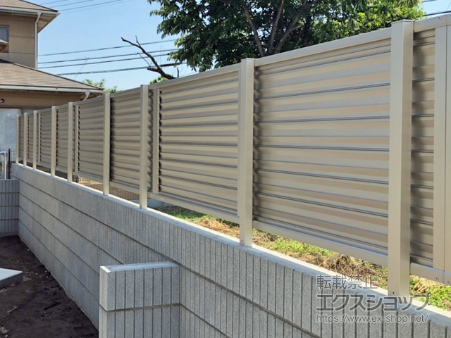 群馬県伊勢崎市ののフェンス・柵 ミエーネフェンス 目隠しルーバータイプ　自由柱施工 施工例