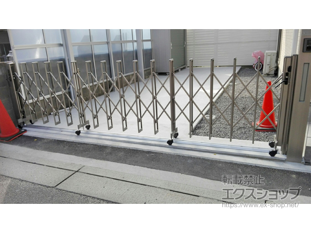 愛媛県松山市ののカーゲート セレビューFA型 後付けガイドレール式 両開閉仕様42ＲＲ 施工例