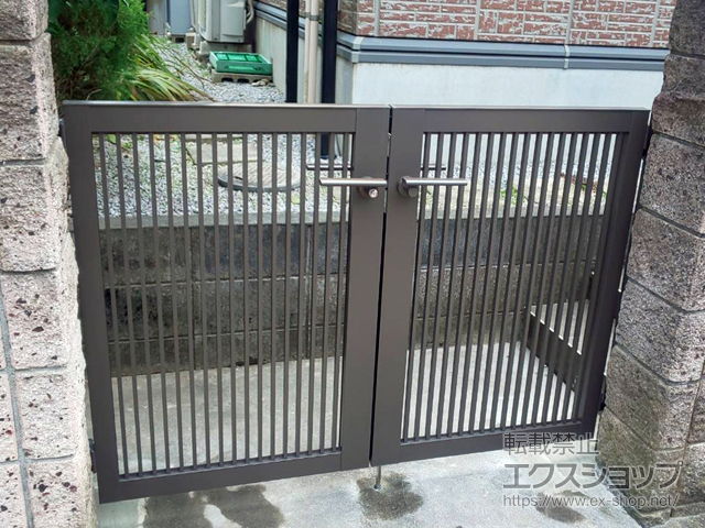 埼玉県桶川市のの門扉 開き門扉AB TR2型 両開き 柱使用 施工例