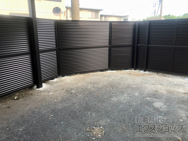 徳島県小松島市ののフェンス・柵 ミエーネフェンス 目隠しルーバータイプ 2段支柱 自立建て用 施工例