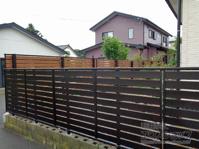 新潟県上越市ののフェンス・柵 ルシアスフェンスF04型 横板 木目カラー　自由柱施工 施工例