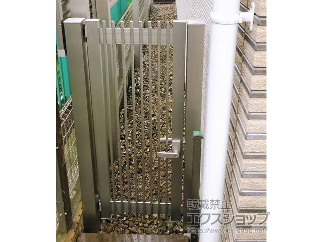 埼玉県川越市のの門扉 シンプレオ門扉T1型 縦格子 片開き 門柱使用 施工例