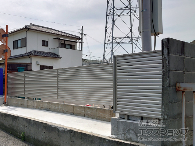 大阪府泉南市ののフェンス・柵 ミエーネフェンス 目隠しルーバータイプ　自由柱施工 施工例