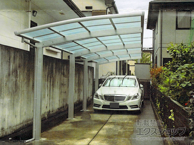 山梨県甲斐市ののカーポート レイナポートグラン 縦連棟　積雪〜20cm対応 施工例