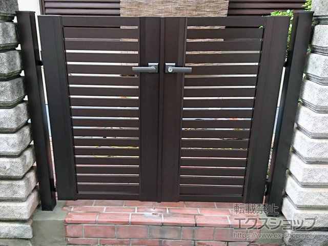 兵庫県神戸市のの門扉 エクモアX7型 横スリット 両開き 門柱タイプ 施工例