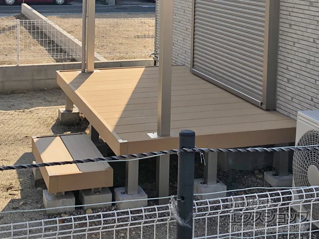 ���m�����É��s�̂̃E�b�h�f�b�L�A�e���X���� ���E�b�h�f�b�L 200 �{�H��