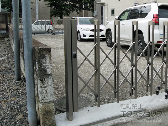 栃木県宇都宮市ののカーゲート アルシャインII L型 Aタイプ ノンレール 両開き 640W 施工例