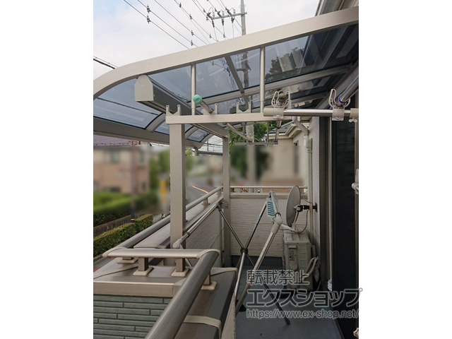 東京都足立区ののバルコニー・ベランダ屋根 プレシオステラスII R型 屋根タイプ 単体 積雪〜20cm対応 施工例