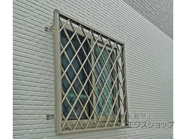 福岡県大野城市のLIXIL リクシル（トステム）の面格子・窓格子 アルミ面格子 ヒシクロス 施工例