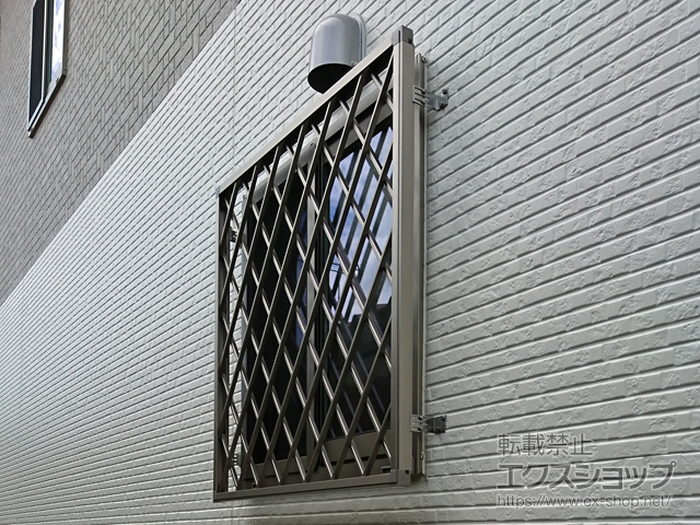 福岡県大野城市のLIXIL リクシル（トステム）の面格子・窓格子 アルミ面格子 ヒシクロス 施工例