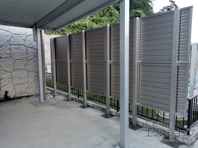 神奈川県横浜市ののフェンス・柵 ミエーネフェンス 目隠しルーバータイプ 2段支柱 自立建て用 施工例