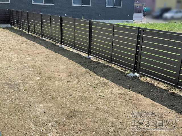 北海道苫小牧市ののフェンス・柵 フェンスAB YS3型 横スリット3 アルミカラー フリーポールタイプ 施工例