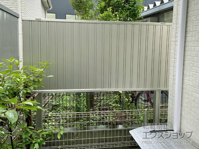 埼玉県新座市ののフェンス・柵 シンプレオフェンス6型 たて目隠し 上段のみ設置 自立建て用 施工例