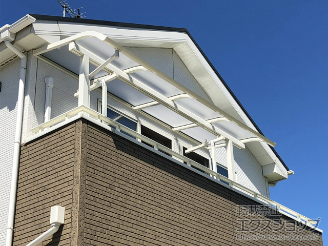 千葉県船橋市ののバルコニー・ベランダ屋根 ソラリア R型 屋根タイプ 単体 積雪〜20cm対応 施工例