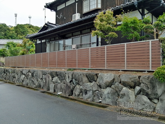 京都府与謝郡与謝野町ののフェンス・柵 フェンスAB YS3型 横スリット3 木調カラー フリーポールタイプ 施工例