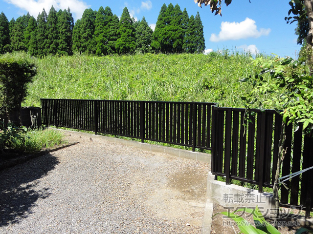 鹿児島県姶良郡湧水町ののフェンス・柵 ルシアスフェンスF03型 たて半目隠し 木調カラー 自由柱施工 施工例