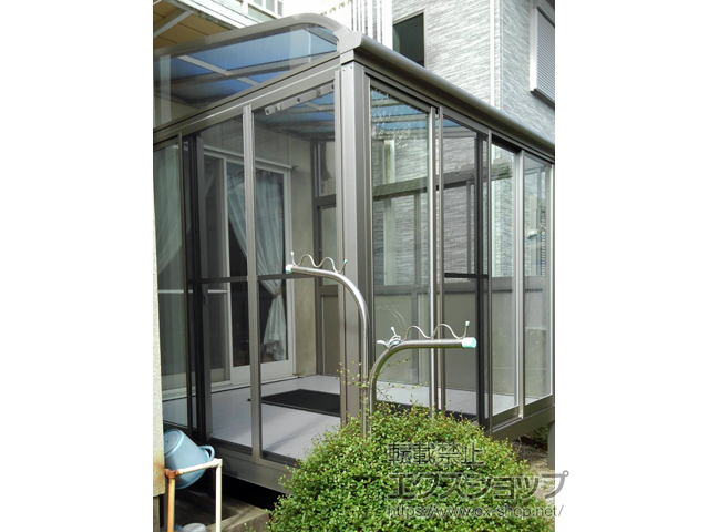 福岡県飯塚市ののテラス囲い・サンルーム サニージュ R型 床納まり ランマ無 積雪〜20cm対応 施工例