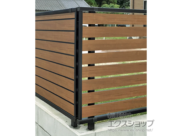 熊本県菊池郡菊陽町ののフェンス・柵 ルシアスフェンスF04型 横板 木目カラー 自由柱施工 施工例