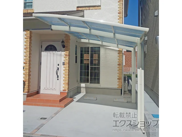 鹿児島県鹿児島市のLIXIL(リクシル)のカーポート フーゴR (ラウンドスタイル) 積雪～20cm対応 施工例