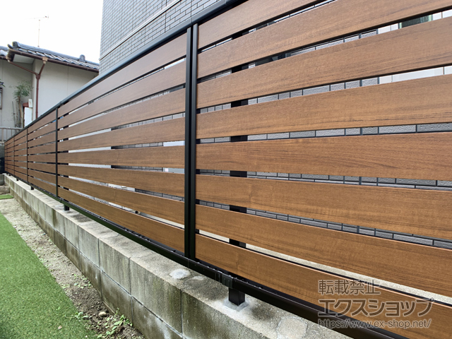 福岡県福津市ののフェンス・柵 モクアルフェンス 横板タイプ 自由柱施工 施工例