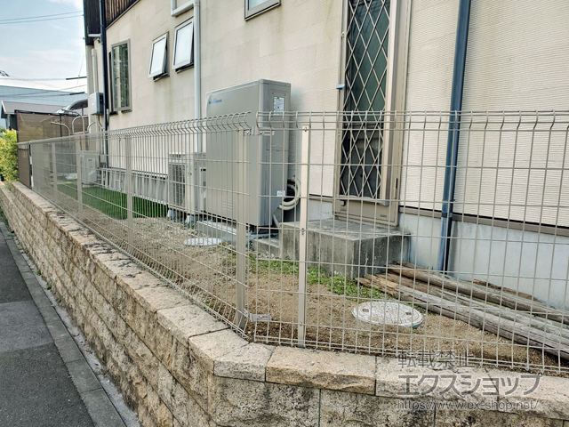 愛媛県松山市ののフェンス・柵 イーネットフェンス2F型 自由柱施工 施工例