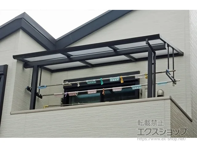 神奈川県横浜市のYKKAPのバルコニー・ベランダ屋根 ソラリア F型 屋根タイプ 単体 積雪〜20cm対応 施工例
