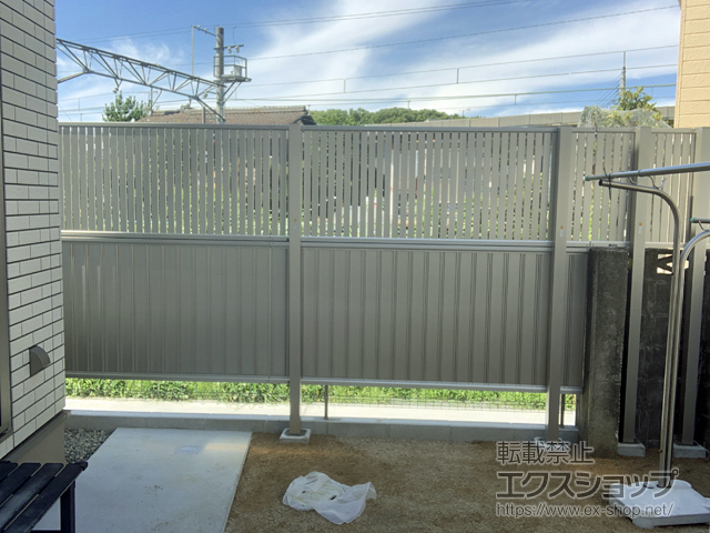 和歌山県和歌山市ののフェンス・柵 シンプレオフェンス4型+6型 2段支柱 自立建て用 施工例