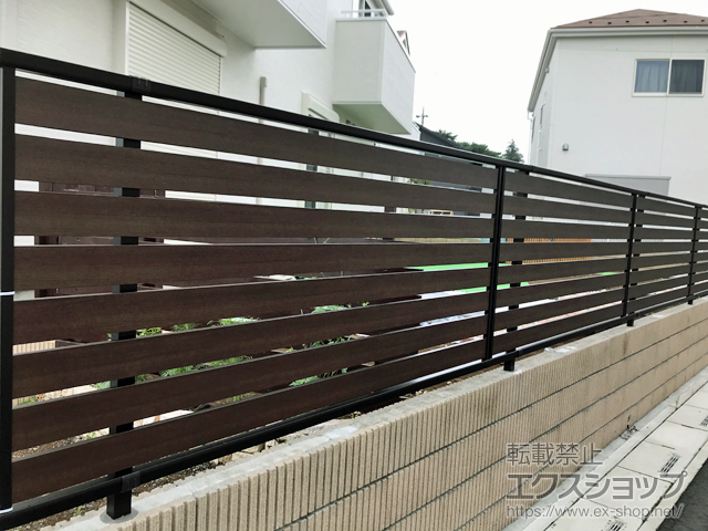 埼玉県北本市ののフェンス・柵 モクアルフェンス 横板タイプ 自由柱施工 施工例