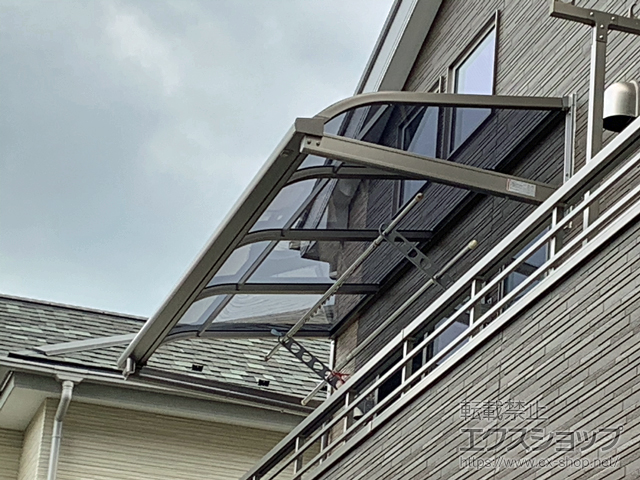 神奈川県相模原市ののバルコニー・ベランダ屋根 スピーネ R型 ルーフタイプ 単体 積雪〜20cm対応 施工例