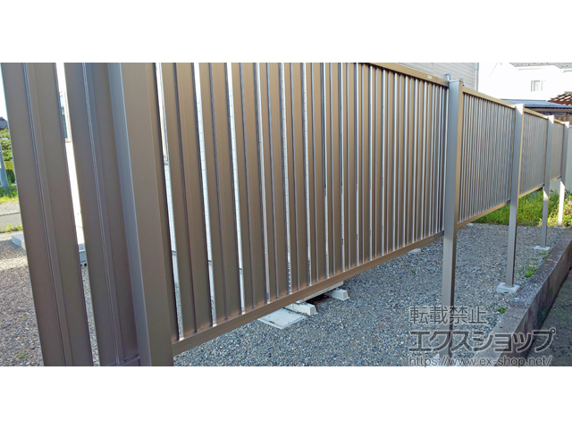 長野県須坂市ののフェンス・柵 フェンスAB TS2 縦スリット2 フリーポールタイプ 施工例