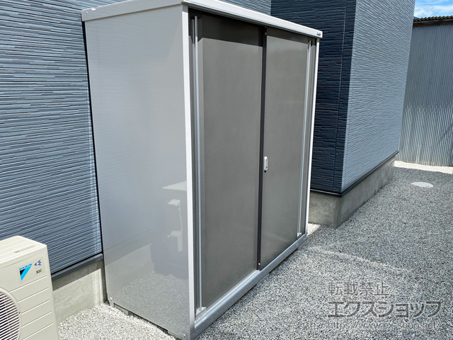 奈良県生駒郡三郷町のの物置・屋外倉庫 シンプリー 一般型 1740×755×1903 MJX-177E-P-PG 施工例