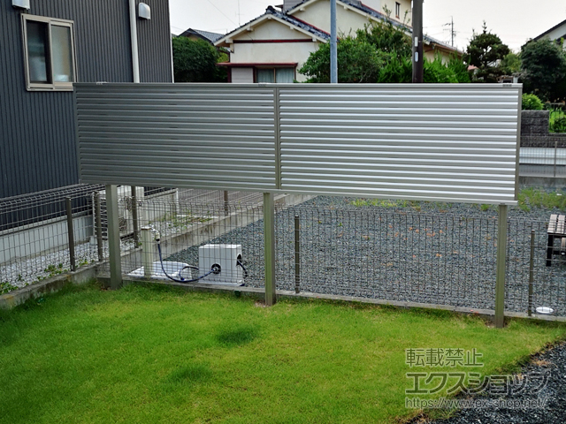 静岡県浜松市ののフェンス・柵 ミエーネフェンス 目隠しルーバータイプ 2段支柱 自立建て用(パネル1・2段) 施工例