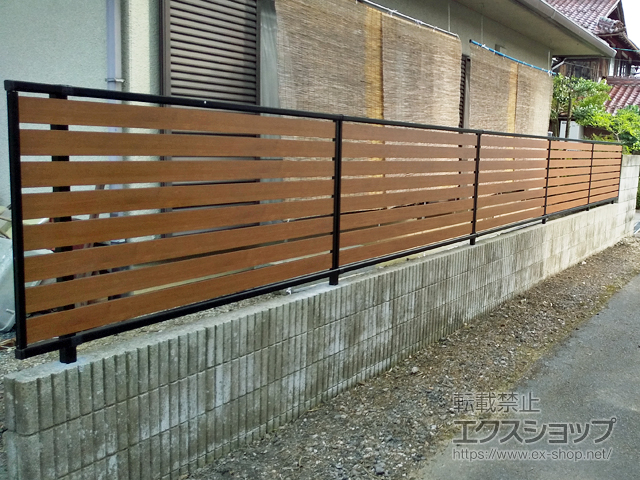 滋賀県米原市ののフェンス・柵 モクアルフェンス 横板タイプ 自由柱施工 施工例