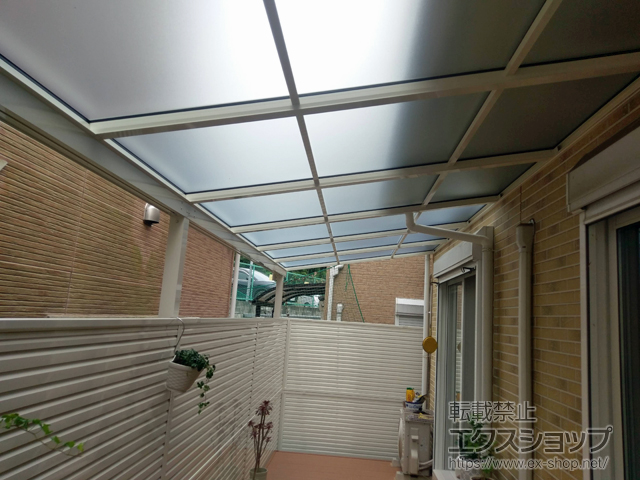 東京都日野市ののテラス屋根 ソラリア F型 テラスタイプ 連棟 積雪〜20cm対応 施工例