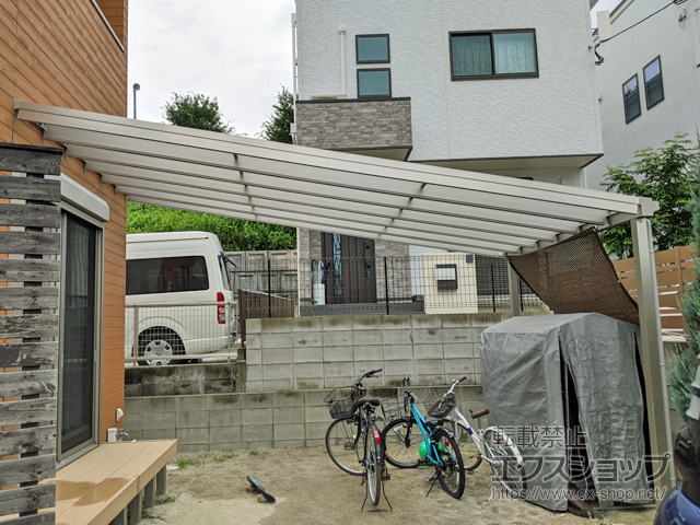 福岡県糟屋郡志免町ののテラス屋根 ソラリア F型 ビッグサイズ 単体 積雪〜20cm対応 施工例