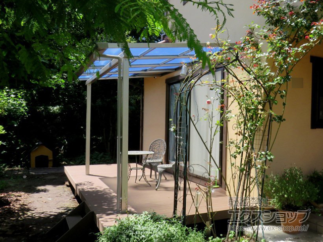 山梨県北杜市ののウッドデッキ リウッドデッキ 200 施工例